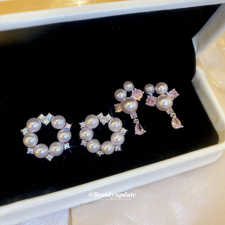 Pendientes de tuerca elegantes vintage con perlas de imitación en forma de gota de agua con incrustaciones de circonitas para mujer