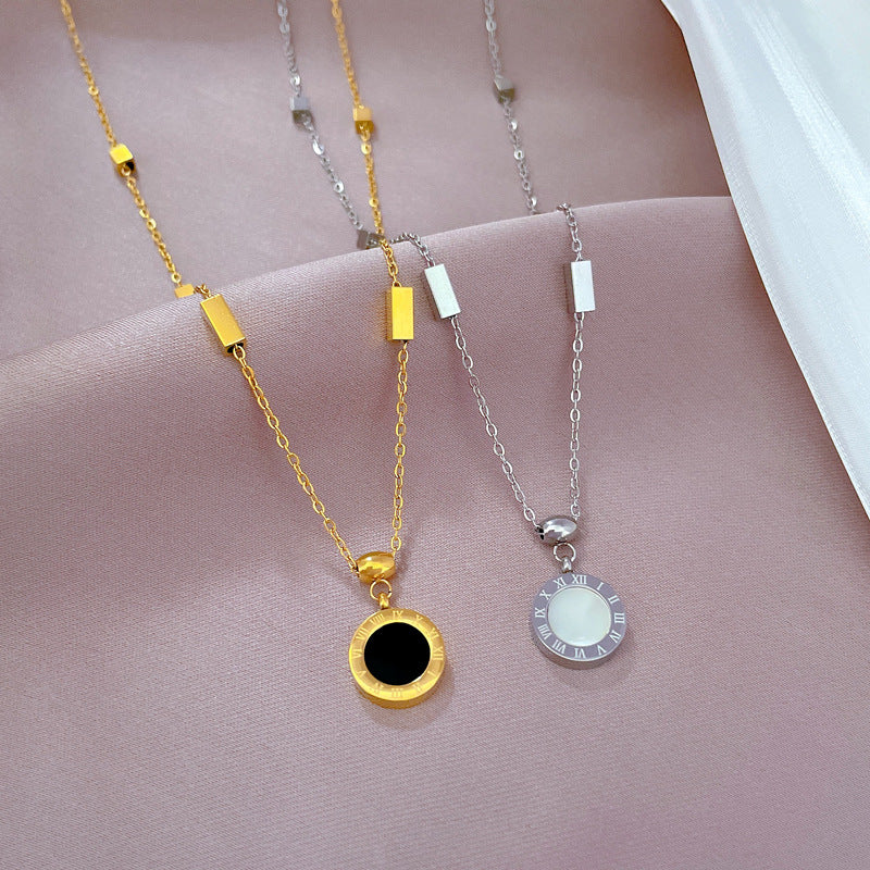 Collar Minimalista de Concha Geométrica Romana de Acero Titanio para Mujer con Chapado en Oro, Cadena de Cierre para Estilo de Clavícula