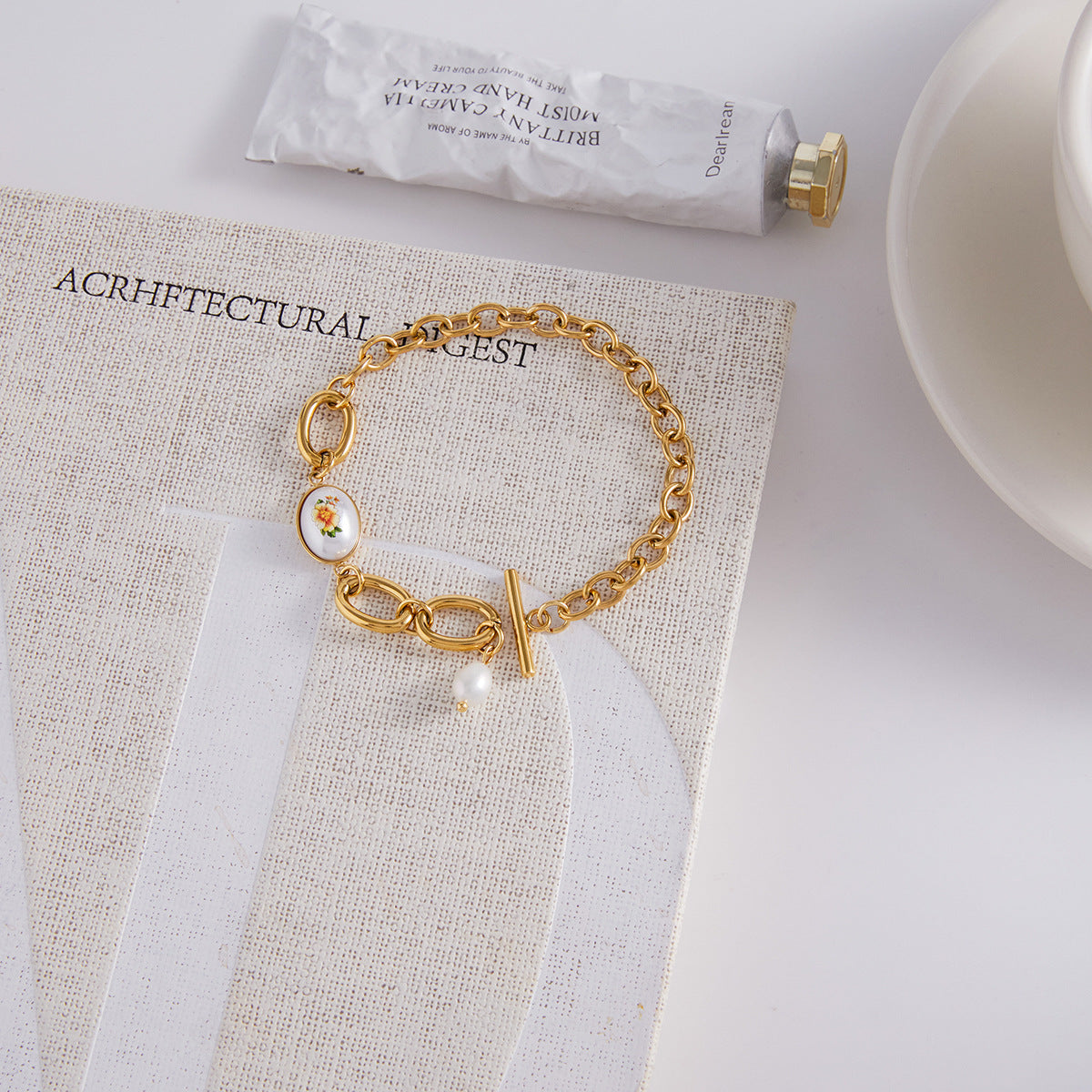 Elegante bracciale geometrico in acciaio inossidabile con perle d'acqua dolce e placcatura in oro da donna