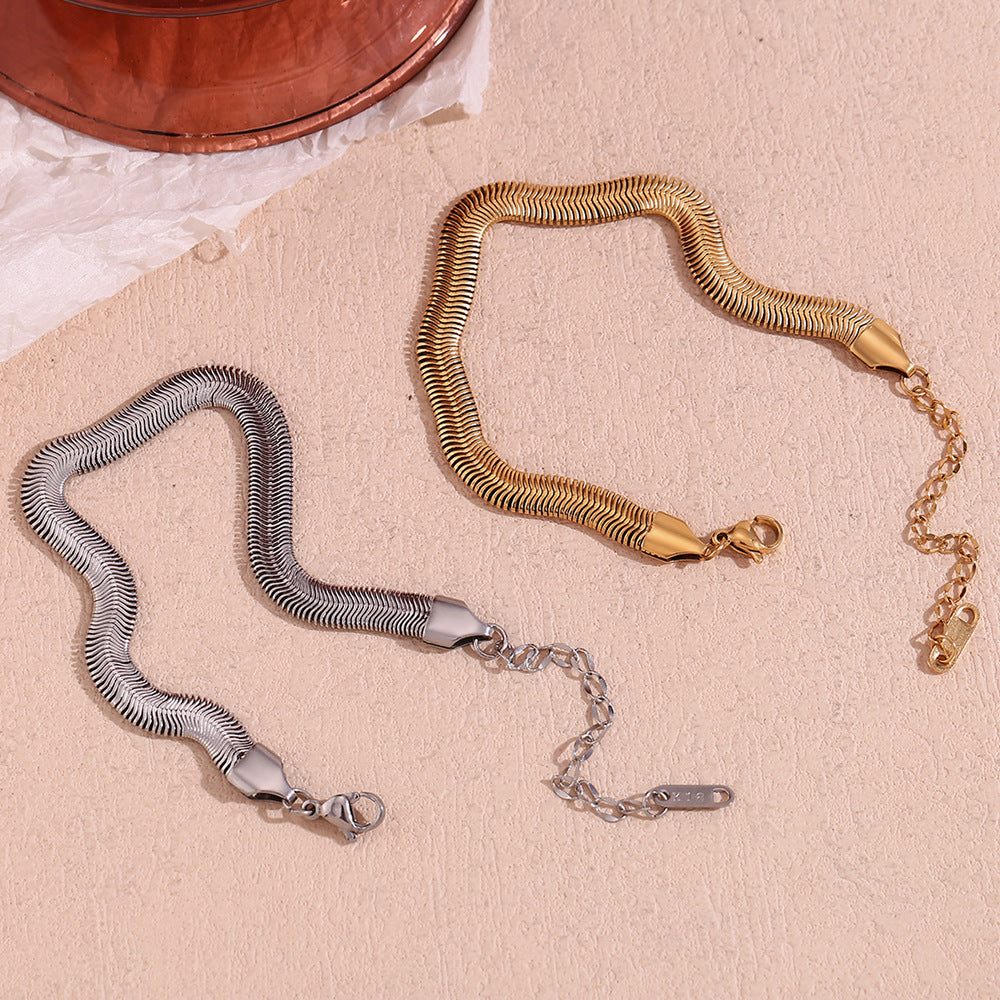 Braccialetto a catena serpente in acciaio inossidabile placcato oro 18 carati con design geometrico minimalista da donna
