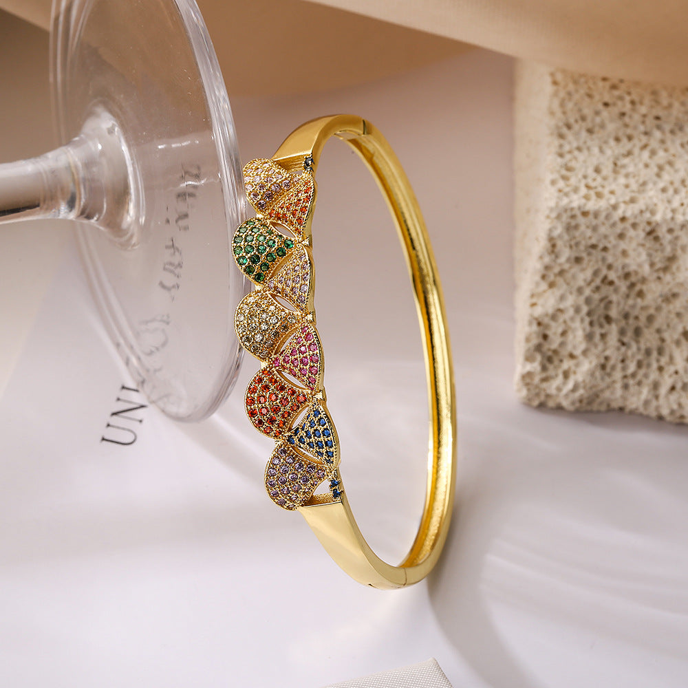 Bracciale in Rame Stile Vintage dalla Forma Irregolare, Placcato Oro Vero e con Intarsi di Zirconi Colorati, da Donna