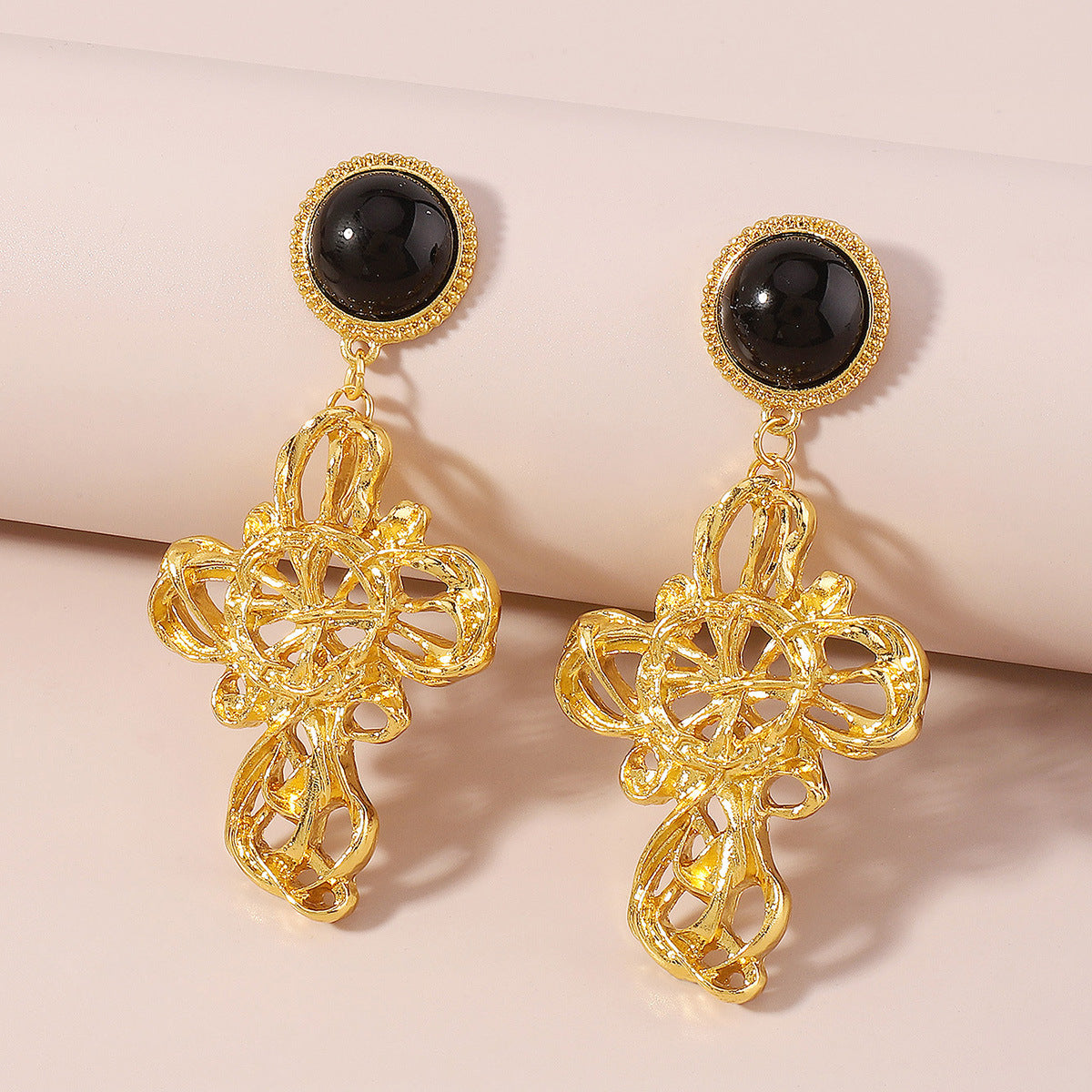 Pendientes de Cruz Irregular de Inspiración Vintage para Mujer con Base de Aleación e Incrustaciones de Perlas, Acabado Galvanizado