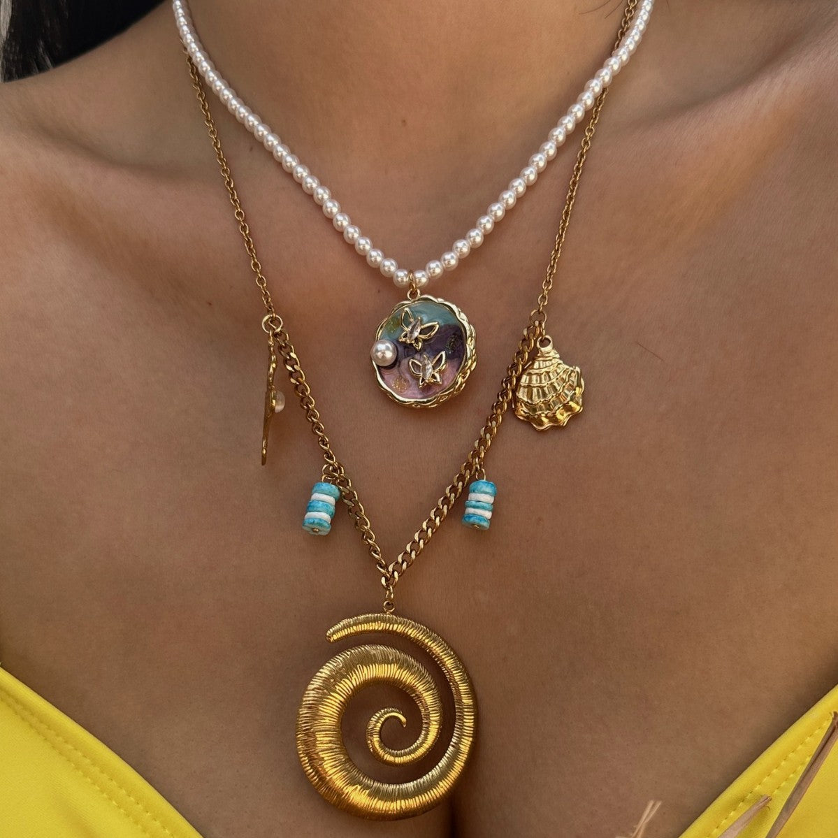 Casual 18K Gold Plated Geometric Stainless Steel Necklace with Rhinestone Shell Pendant for Women