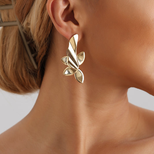 Pendientes de botón minimalistas de hoja floral para mujer en metal pulido con acabado galvanizado