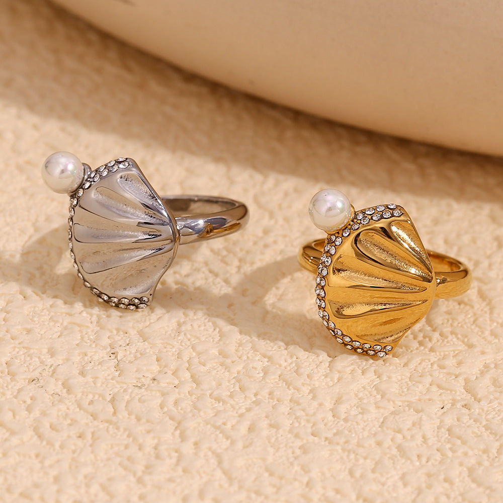 Elegant Vintage-Inspired Geometric Stainless Steel Ring with 18K Gold Plating, Pearl-Edged Scallop Design and Rhinestone Inlay for Women