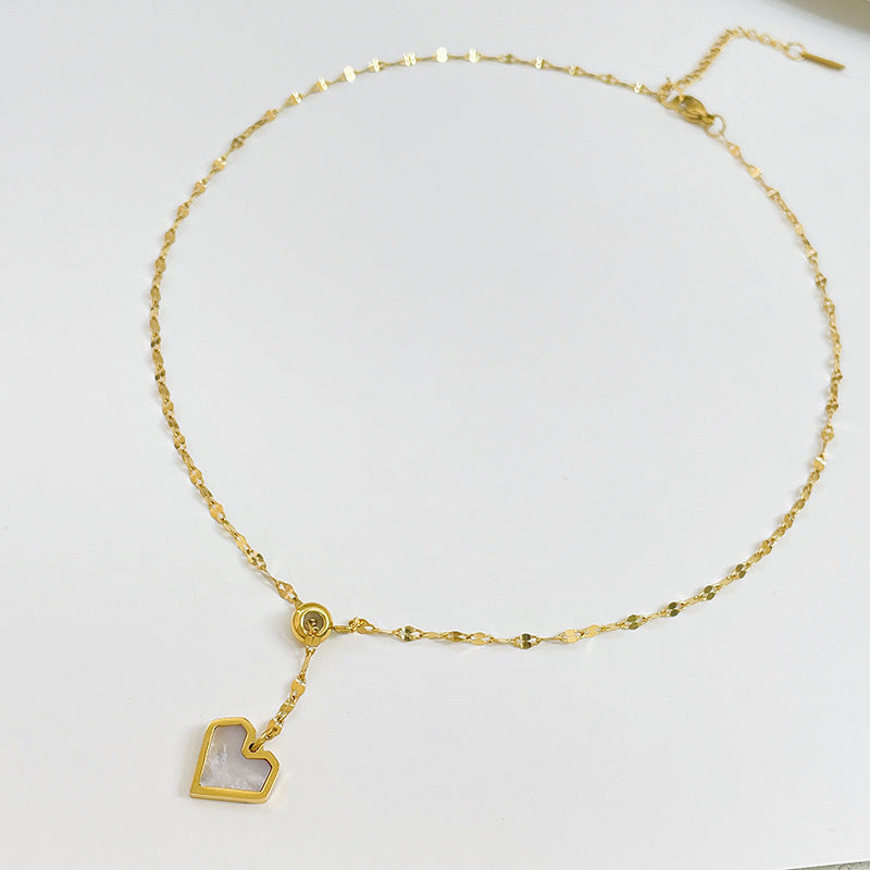 Collana Minimalista a Cuore in Acciaio al Titanio con Intarsio in Madreperla da Donna — Lunga Catena a Scomparsa Regolabile per Maglioni e Clavicola