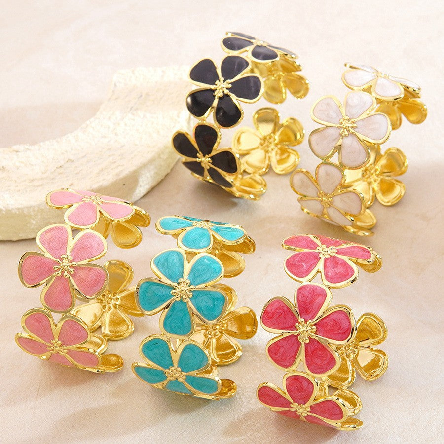 Elegante Pulsera Abierta de Lujo Floral con Esmalte de Aceite de Acero Inoxidable y Titanio con Cereza