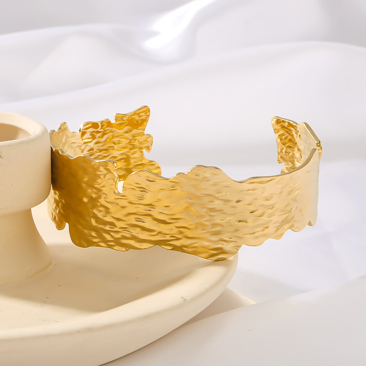 Vintage-Inspired Titanium Steel Bracelet with 18K Gold Plating, Irregular Open Design, Leaf Texture, and Geometric Shape