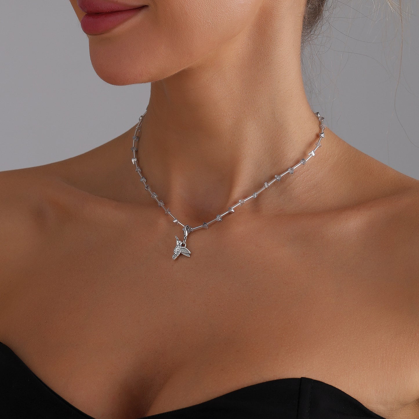 Creative Irregular Bird-Shaped Alloy Pendant Necklace for Women with Plated Finish and Clavicle Chain