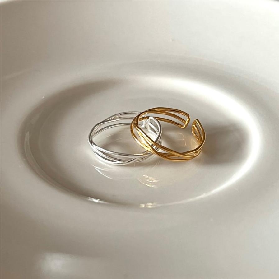 Minimalist Geometric Heart-Shaped 925 Sterling Silver Ring for Women with Clean Line Design