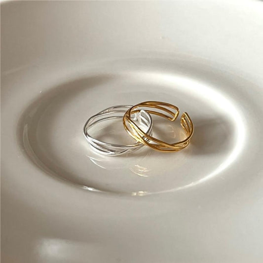 Minimalist Geometric Heart-Shaped 925 Sterling Silver Ring for Women with Clean Line Design