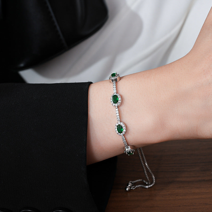 Elegant Heart-Shaped Gold-Plated Zirconia Bracelet for Women with Delicate Luxury Aesthetic