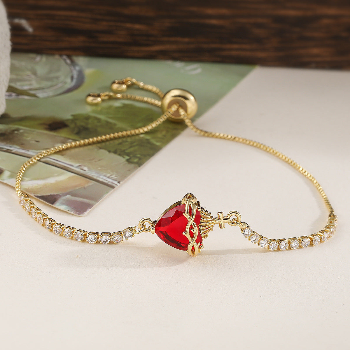 Luxury Minimalist 18K Gold Plated Brass Heart Geometric Cubic Zirconia Inlay Bracelet for Women
