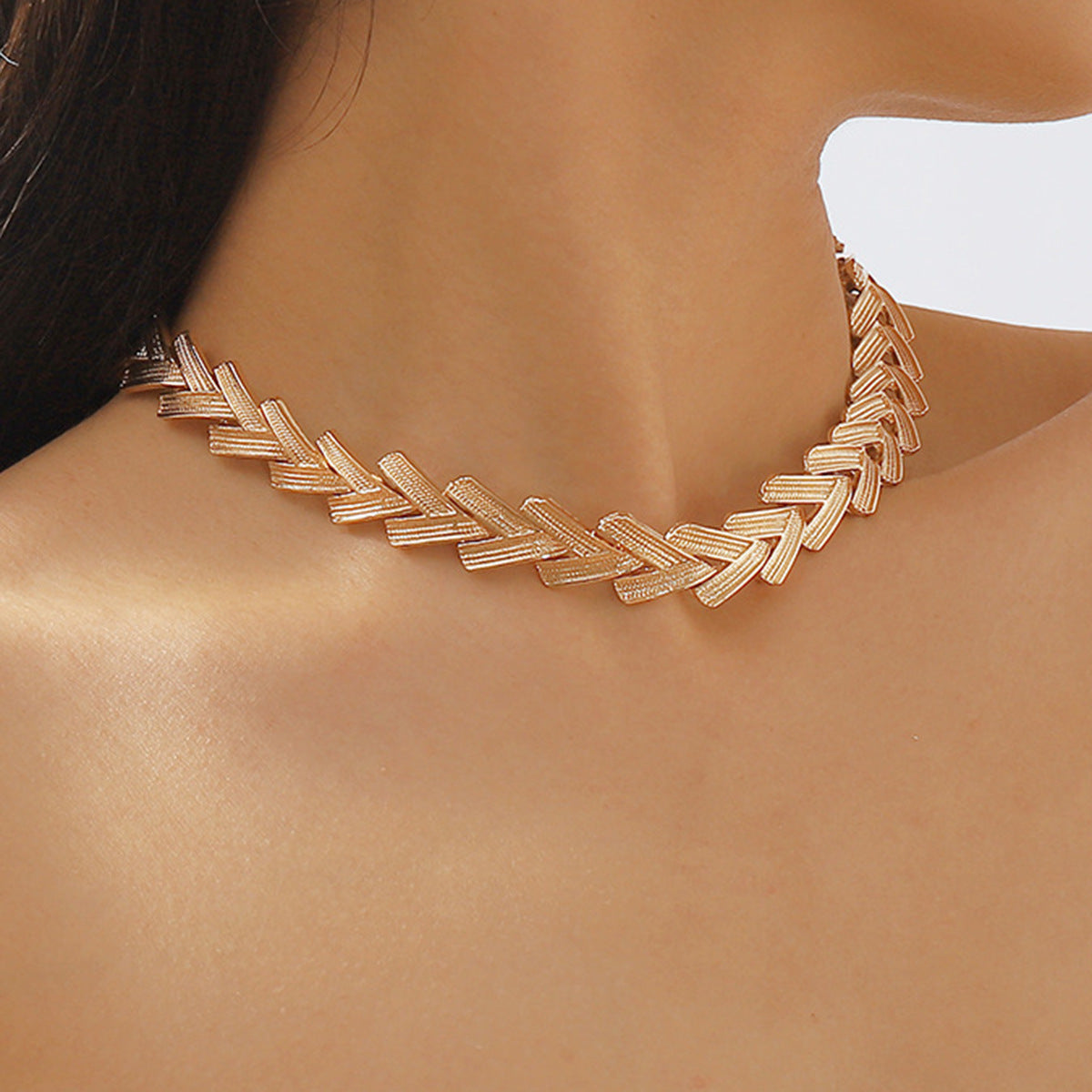 Collar con colgante vintage barroco en forma de V para mujer con diseño geométrico de aleación de hierro galvanizado Cadena de clavícula minimalista