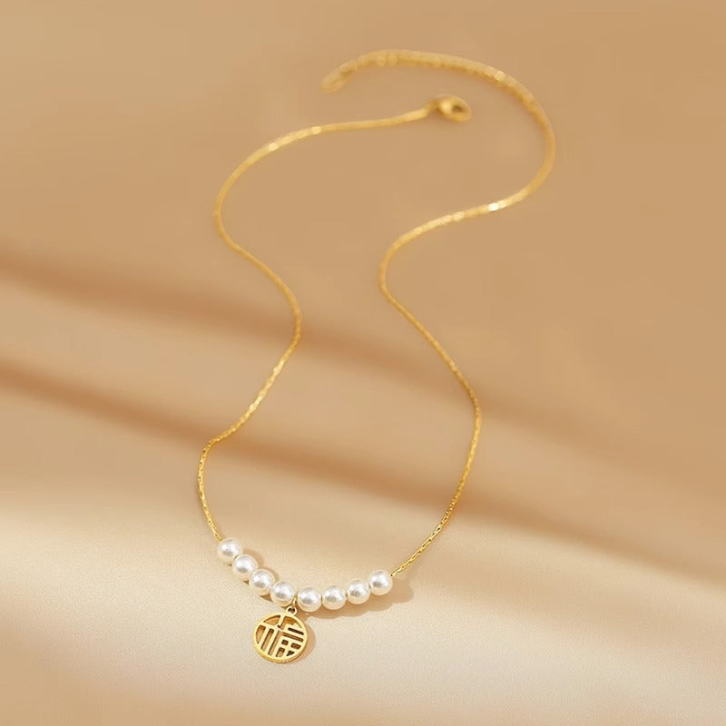 Original Design Round Pendant Necklace for Women Titanium Steel Plated Clavicle Chain with Chinese Character 'Fu' Symbol