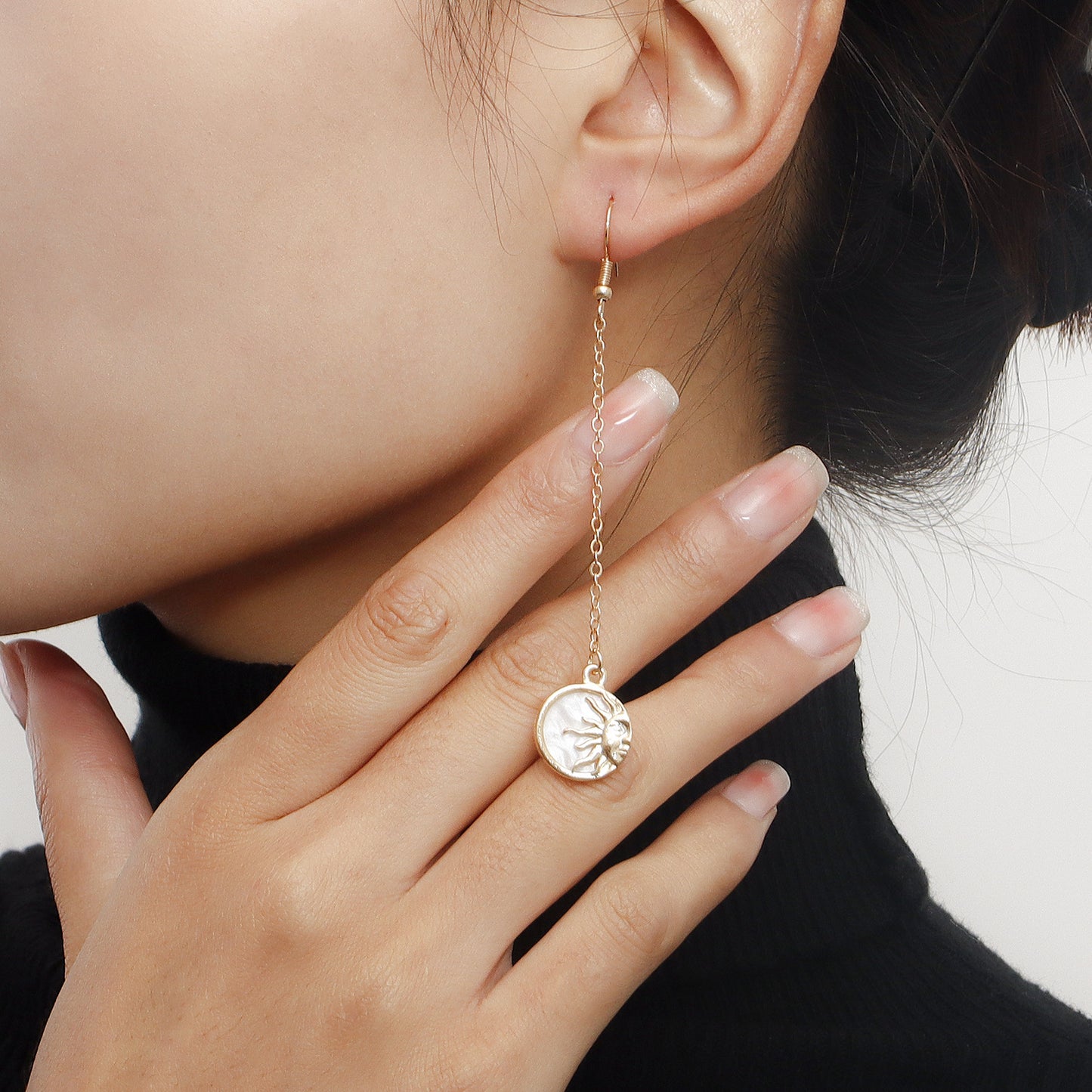 Natural Style Mini Sun and Moon Abalone Shell Pendant Earrings for Women Alloy Geometric Design Minimalist Ear Jewelry