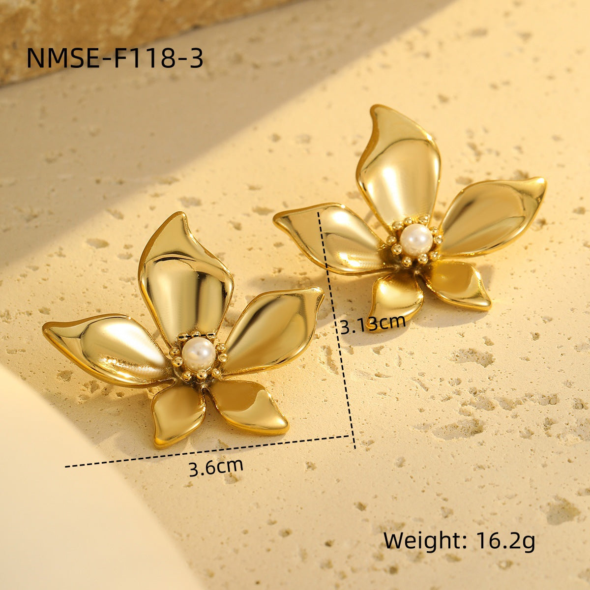 Pendientes de acero inoxidable con forma floral, baño de oro de 18 quilates y detalles de perlas para mujer