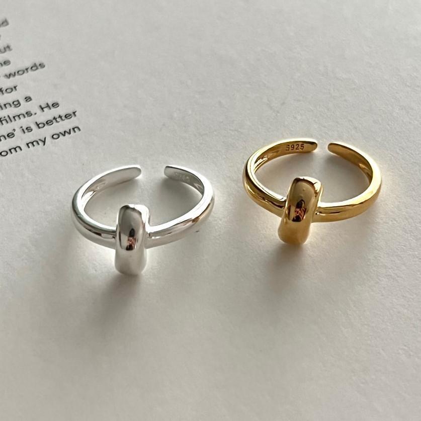 Anello da Donna Minimalista a Cuore in Argento Sterling 925 con Design a Linee Pulite