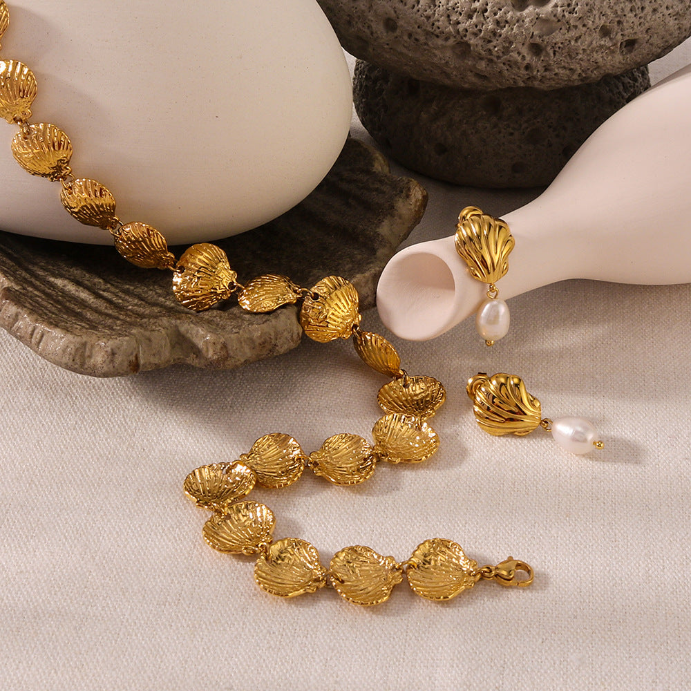 Minimalist Geometric Shell Pendant Necklace for Women in Stainless Steel with 18K Gold Plating