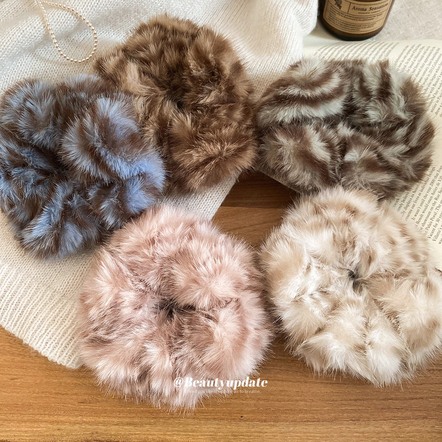 Coletero Elegante de Peluche Suave a Rayas para Cola de Caballo con Diseño Minimalista y Patrón Geométrico para Mujer