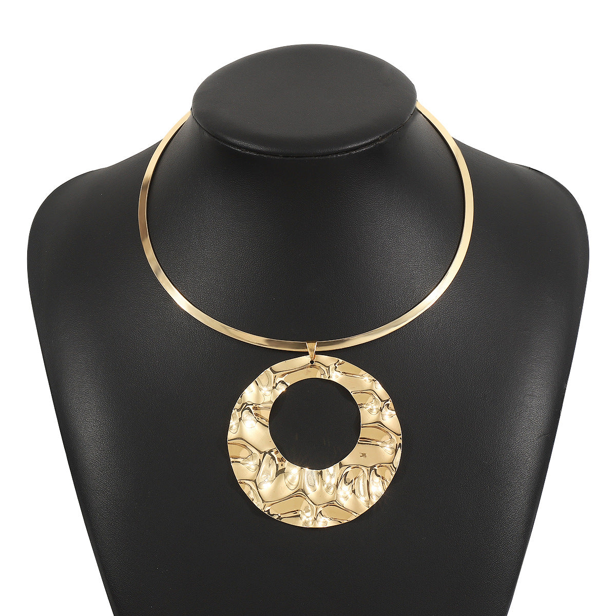 Collar colgante plisado geométrico minimalista para mujer en hierro con estilo retro lujoso