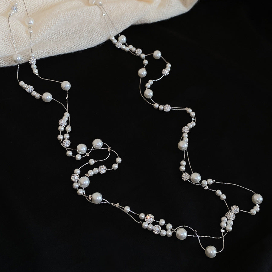Elegante Collar de Perlas Geométrico Minimalista con Incrustaciones de Diamantes de Imitación para Mujer - Cadena Ligera para Suéter de Uso Diario