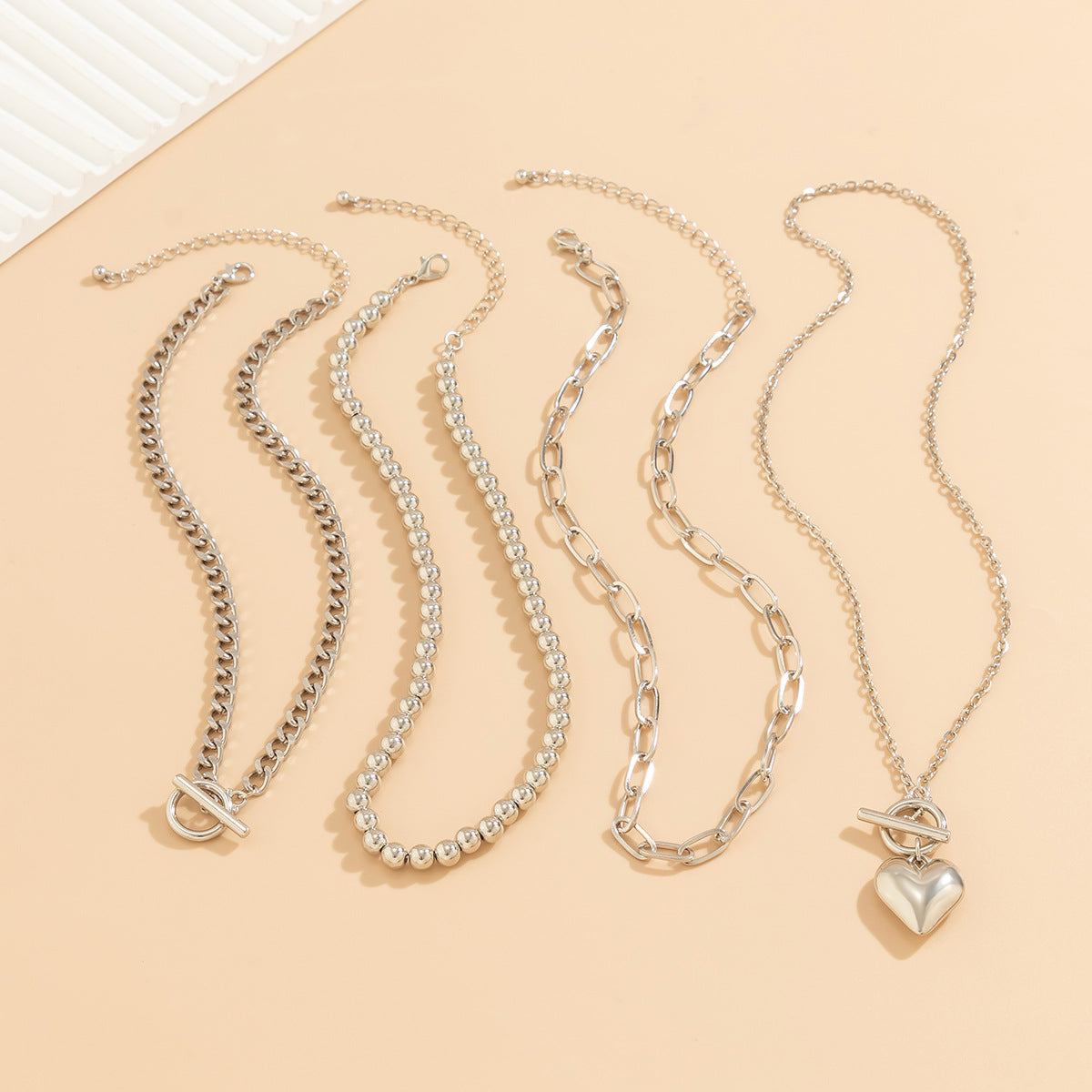 Hip-hop Minimalist Geometric Heart Alloy Plated Necklace with Curb Chain for Women
