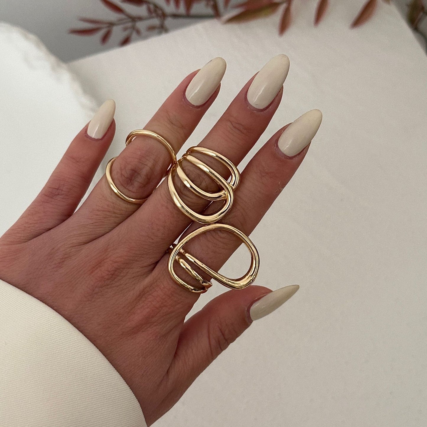 Geometric Round Hollow Out Plated Zinc Alloy Ring for Women