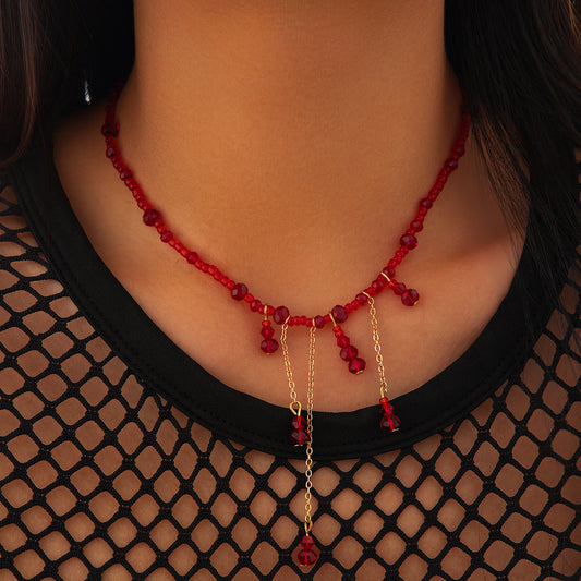 Collana girocollo a tema Halloween con ciondolo a goccia di sangue in cristallo, design geometrico, nappe e catenelle, realizzata a mano per le donne