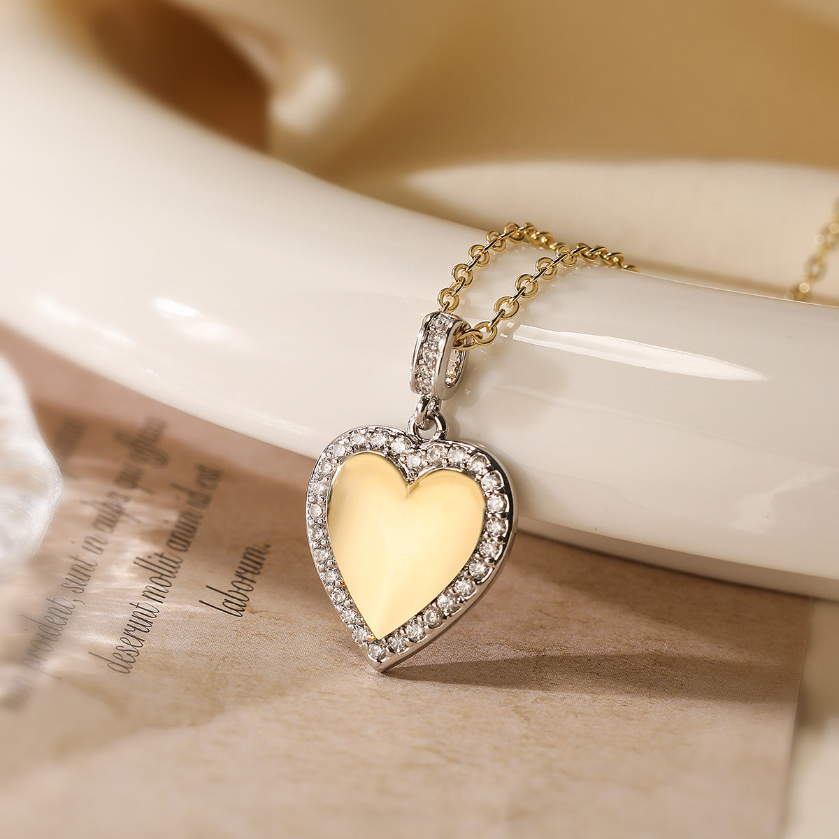 Collana da donna con ciondolo a forma di cuore e stella, minimalista, in rame placcato oro vero e intarsiato con zirconi
