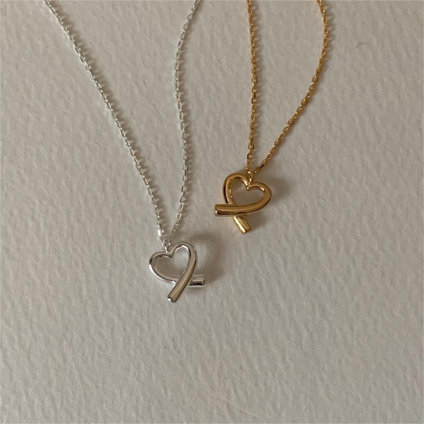Minimalist Heart-Shaped 925 Sterling Silver Necklace with Pearl Accent on Cross Chain