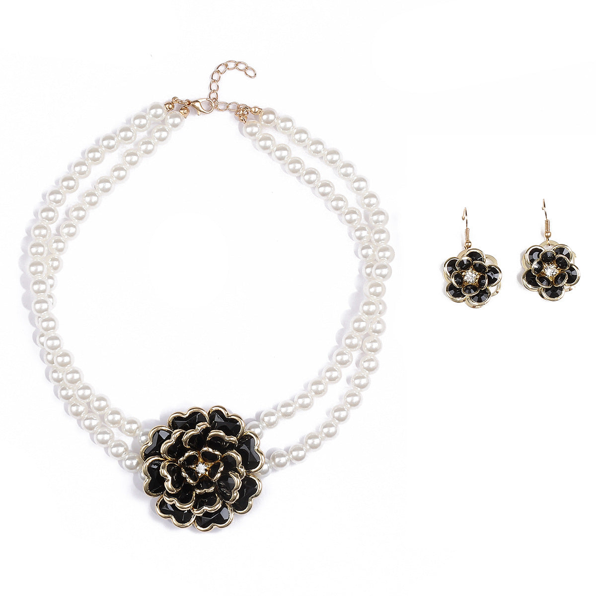 Set di collana e orecchini floreali freschi e delicati con perle per donna con intarsio in acrilico e catena di perle
