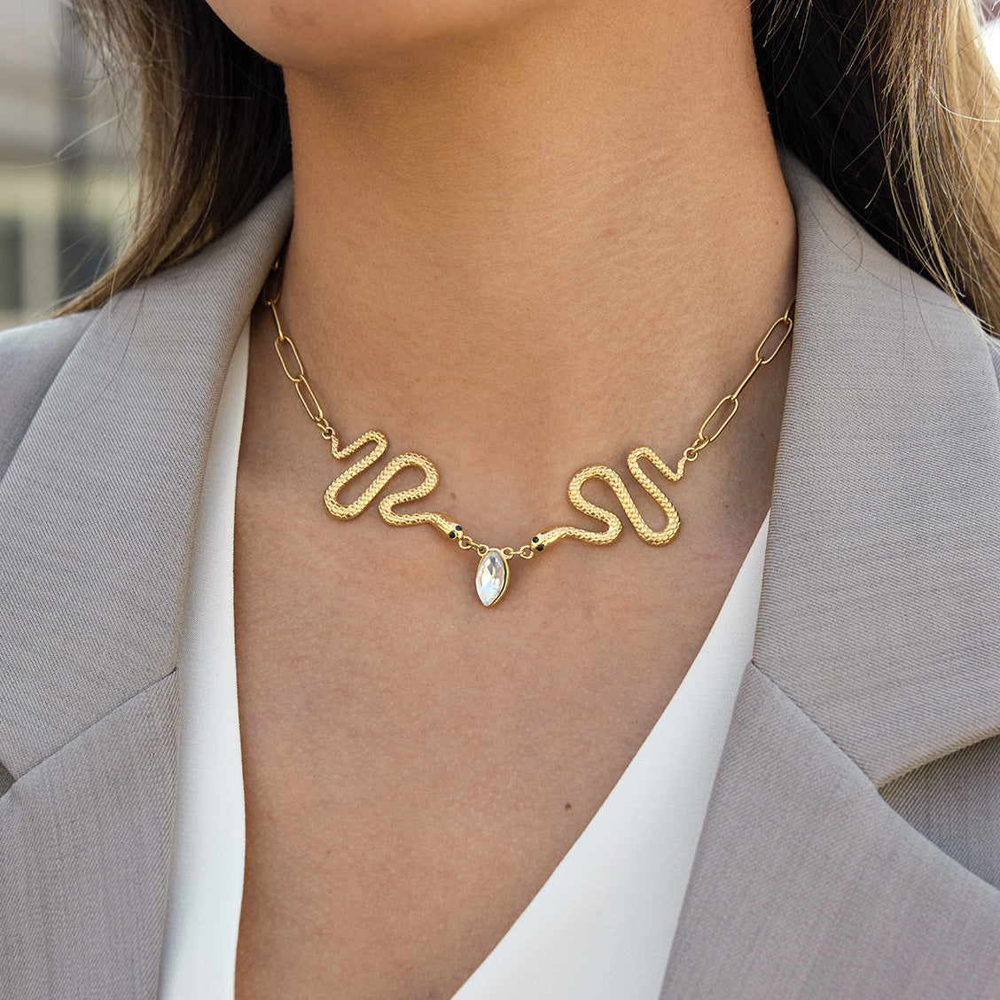 Collana da donna lusso geometrica a serpente placcata in oro 18K in acciaio al titanio