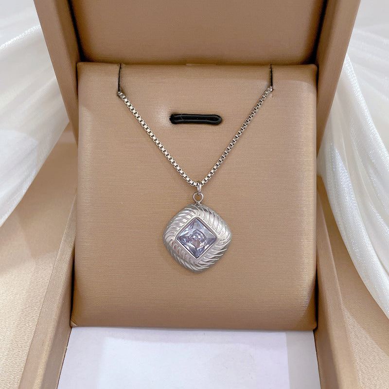 Collar Minimalista de Acero de Titanio Geométrico con Dije de Acero Inoxidable 304 Bañado para Unisex