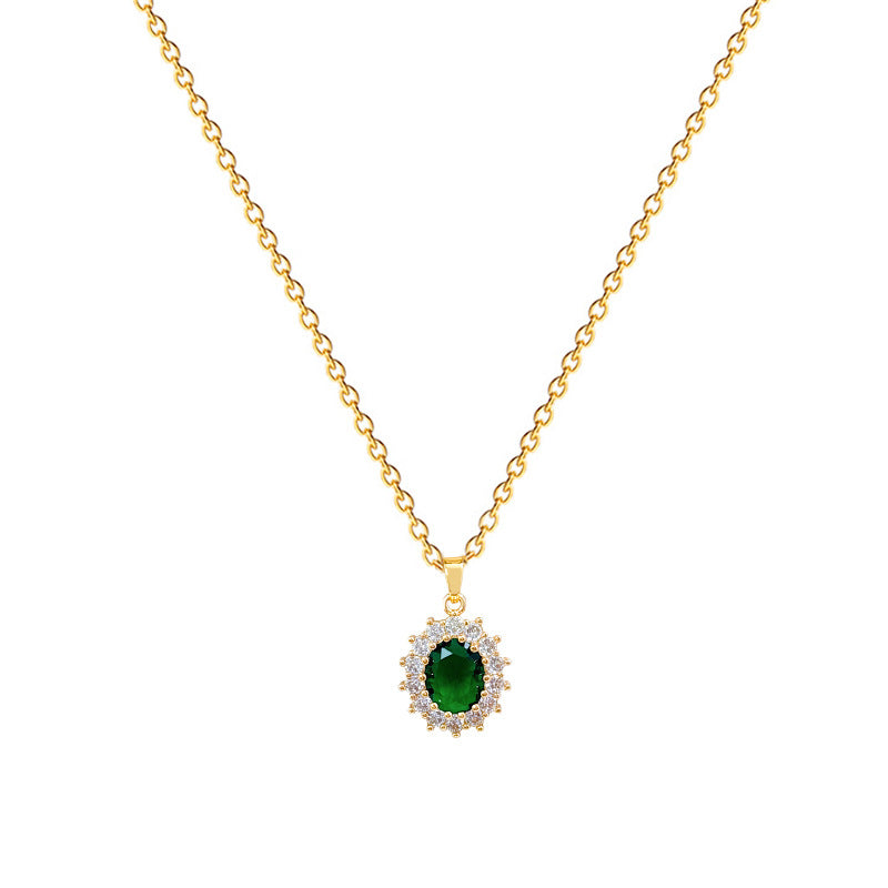 Collar de acero de titanio para mujer con gema verde en forma de huevo estilo caricatura, incrustaciones de diamantes de imitación y delicada cadena para la clavícula