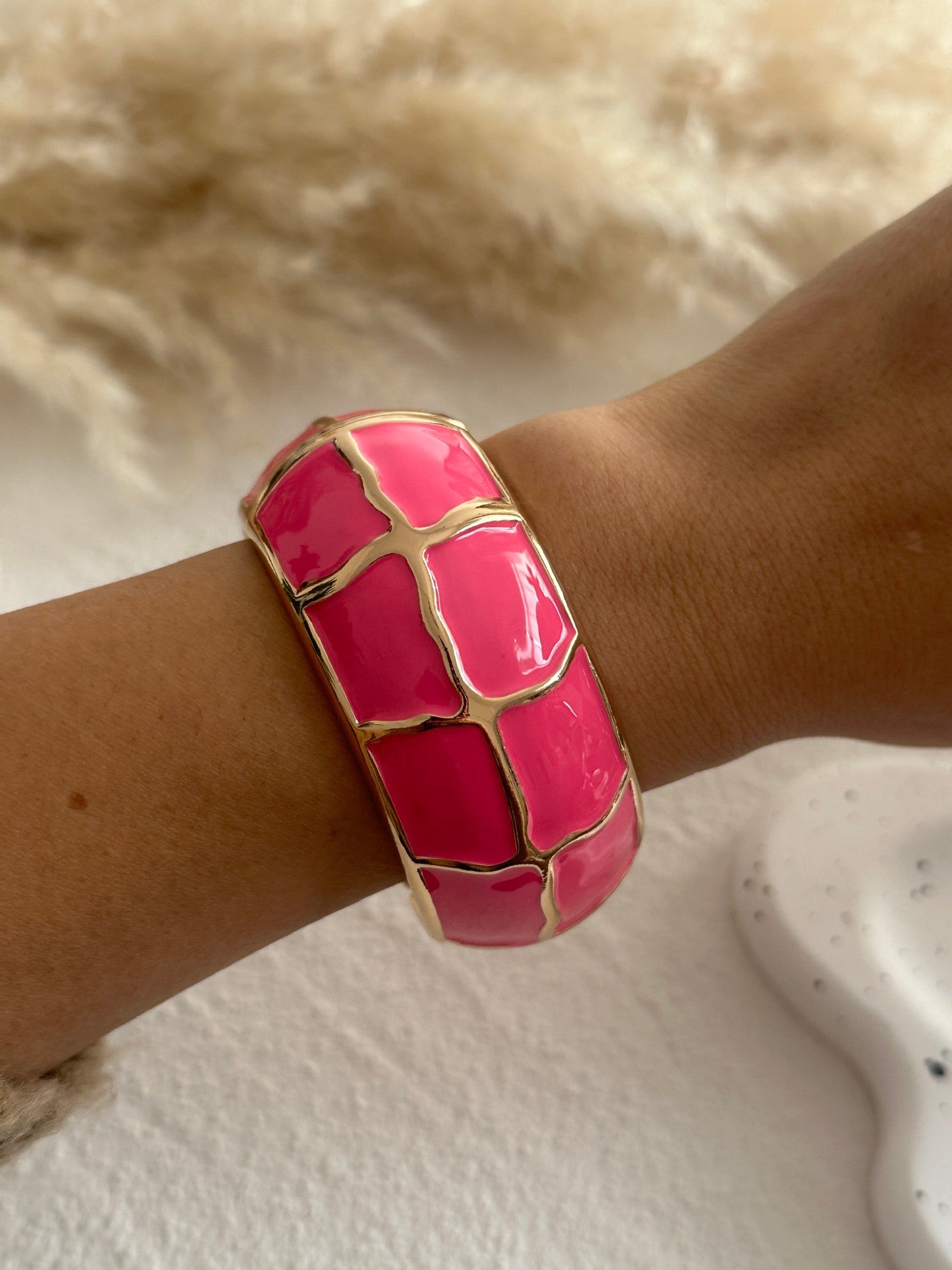 Pulsera redonda geométrica de aleación chapada en esmalte rosa, de lujo para negocios