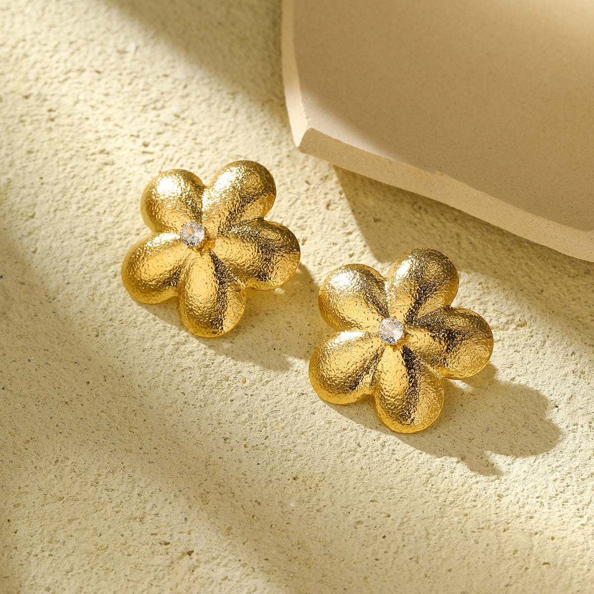 Set Anello e Orecchini in Acciaio Inox Floreale Vintage con Intarsio di Zirconi da Donna