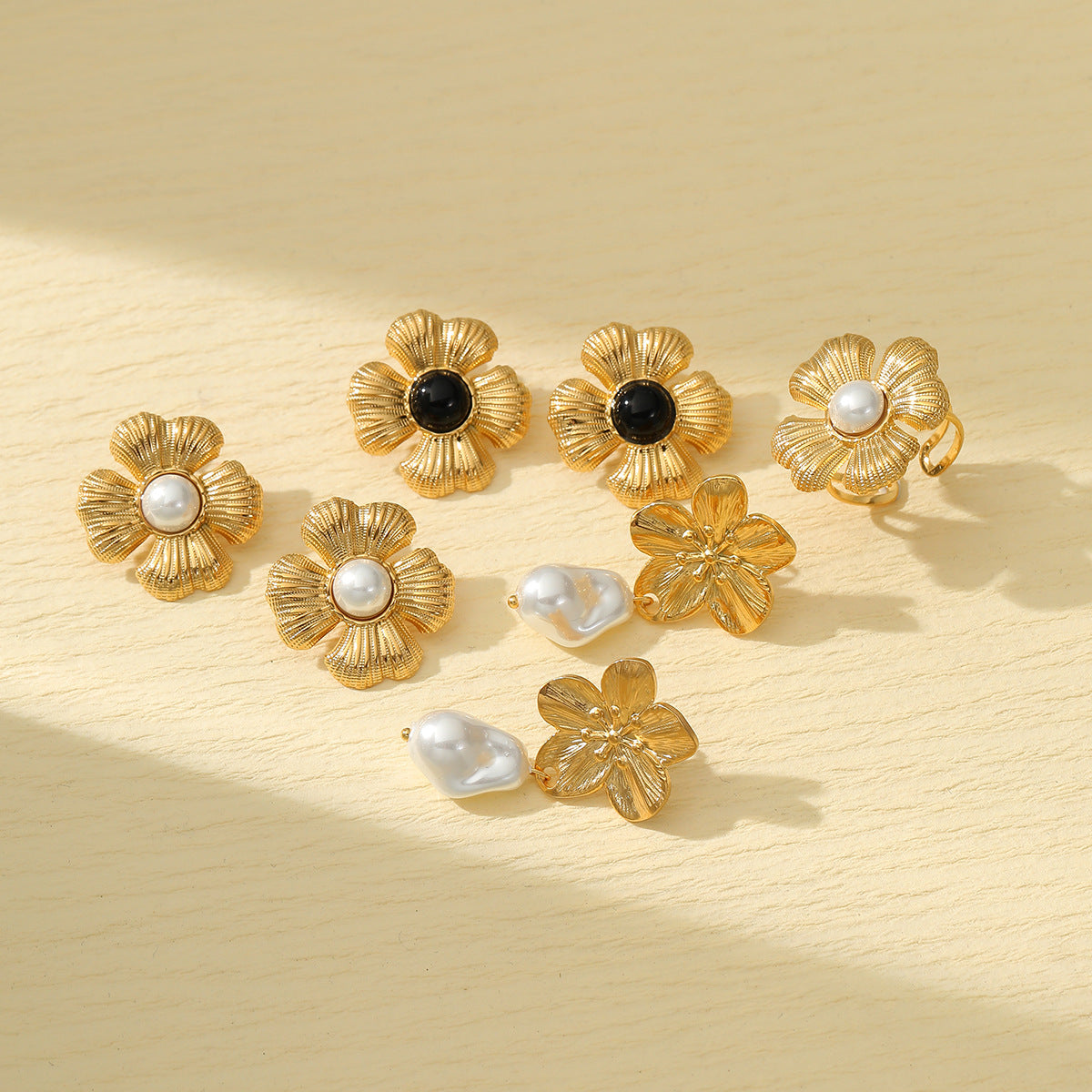 Fashionable OL Style Pearl and Flower-Shaped Titanium Steel Earrings for Women with 18K Gold Plating