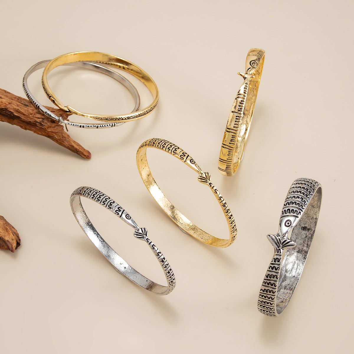Vintage Streetwear Geometric Fish Pattern Plated Alloy Bracelet Set