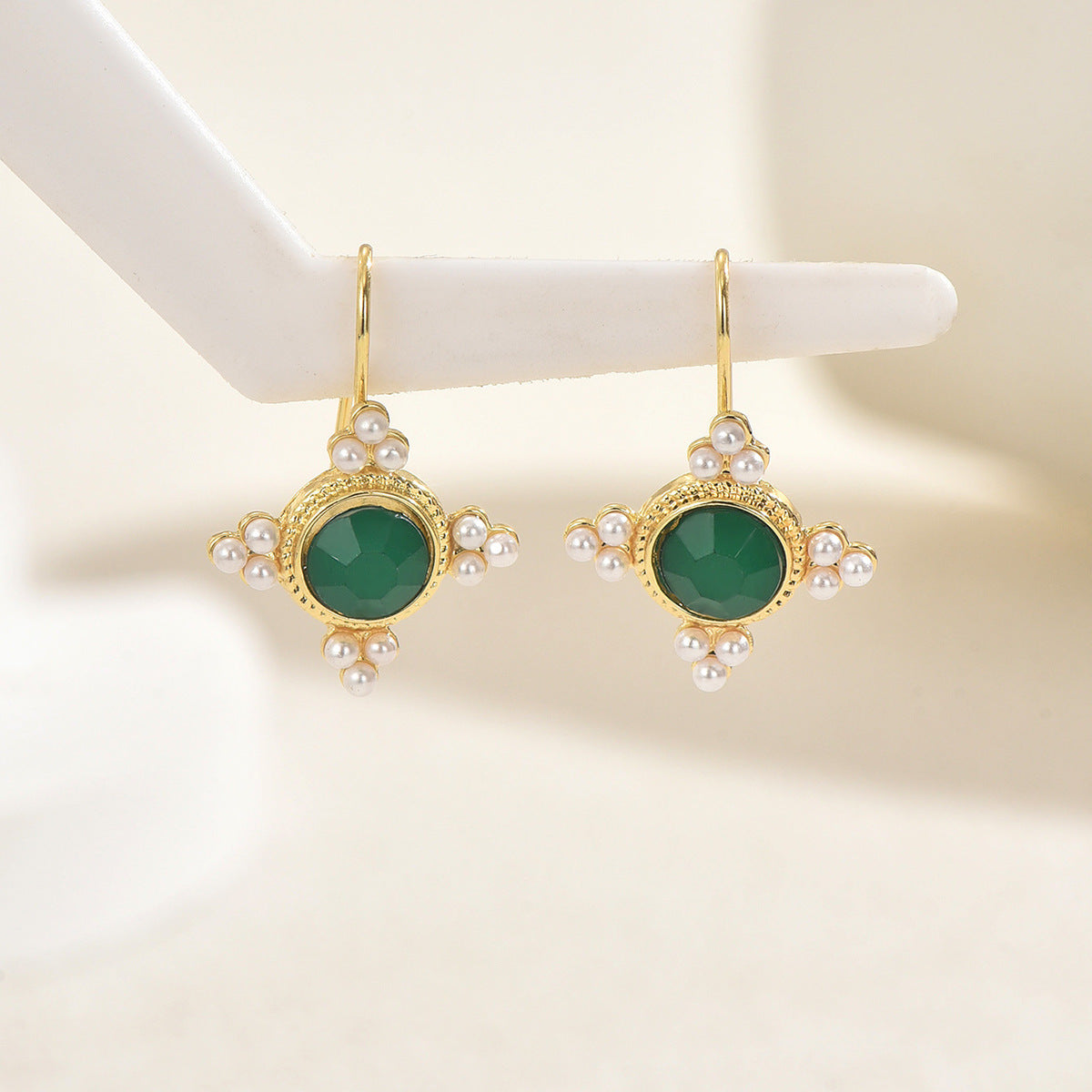 Pendientes de aro geométricos de aleación con incrustaciones de perlas y diamantes de imitación, chapados para mujer