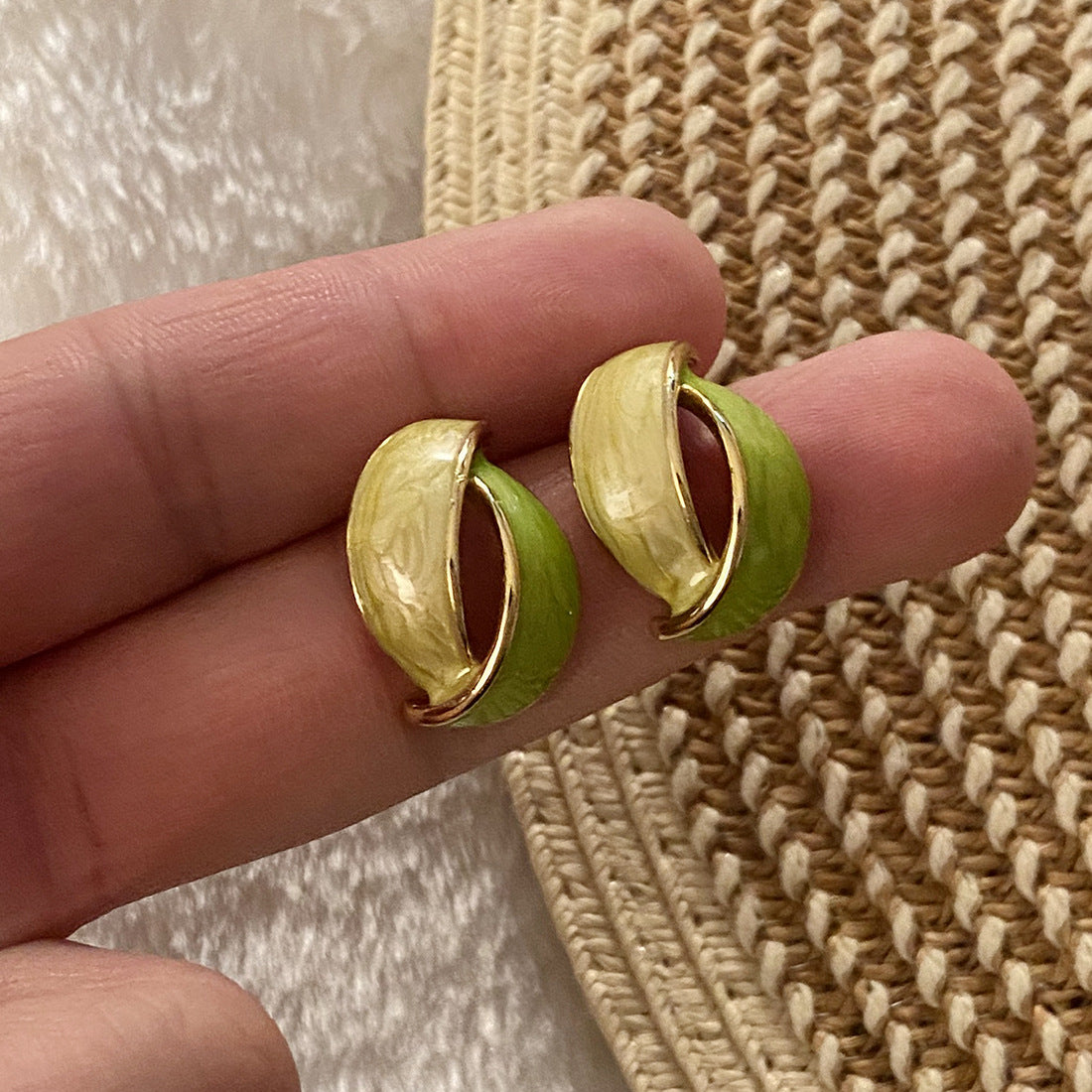 Orecchini da donna in acciaio inossidabile con smalto, stile geometrico minimalista e alla moda