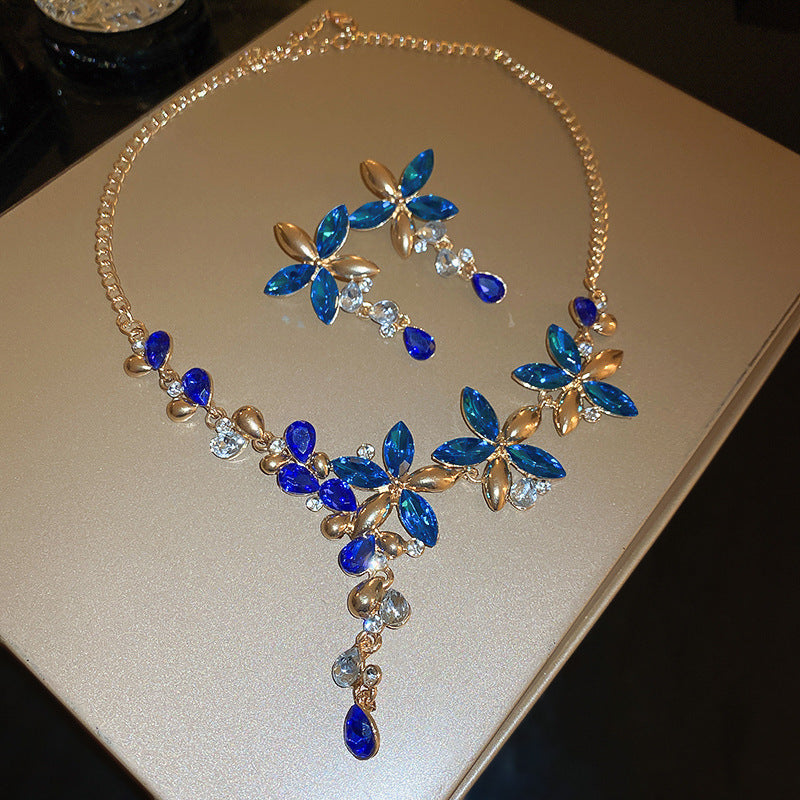 Collana con ciondolo geometrico vintage in lega per donna con catena a medaglione placcata