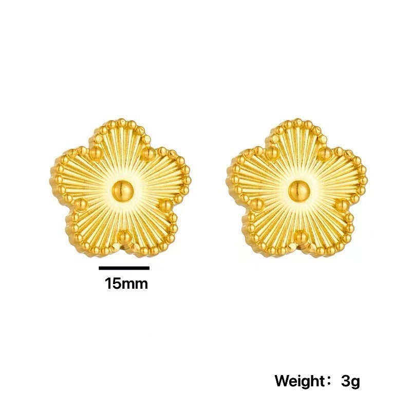 Minimalist Five-Petal Flower Necklace Set with Laser Four-Leaf Clover Pendant in Titanium Steel with Electroplating on O-Chain