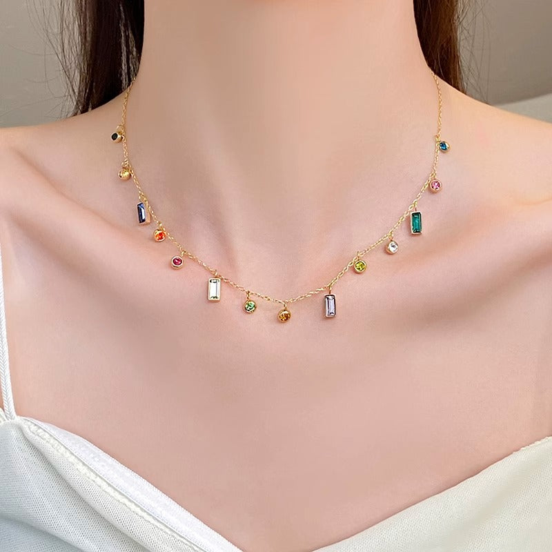 Collar de acero titanio con forma irregular de animal, diseño original, con circonitas de colores para mujeres y hombres