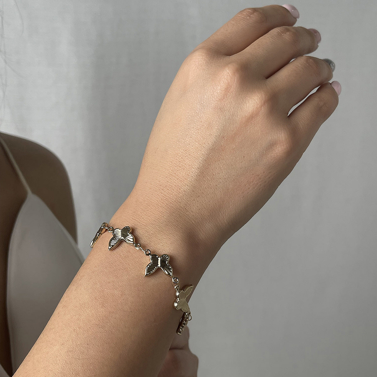 Collana da Donna Minimalista con Cuore Geometrico, Croce, Stella, in Acciaio Inox Placcato Oro 18K