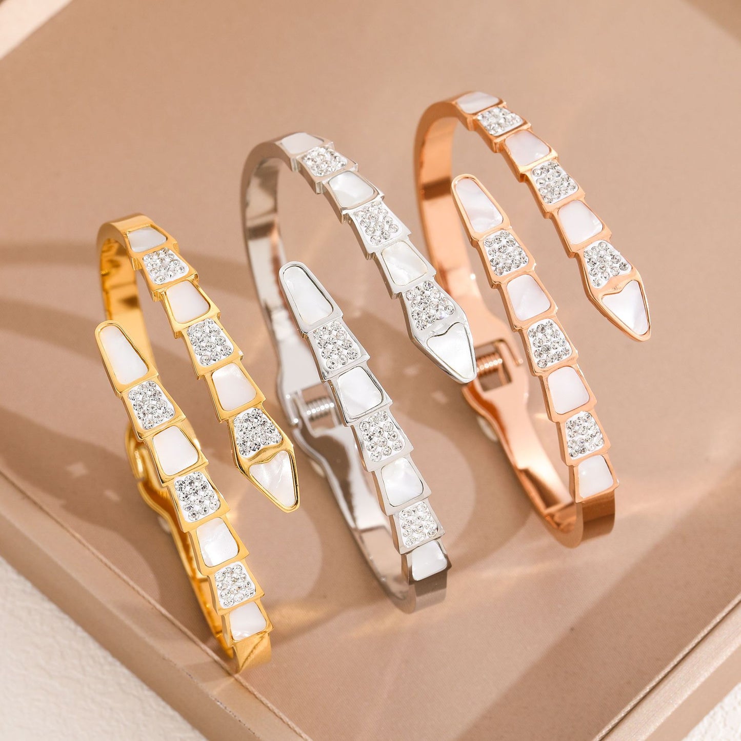 Minimalist Oval Shell Design Titanium Steel Snake Chain Bracelet for Women with Hypoallergenic Plating Finish