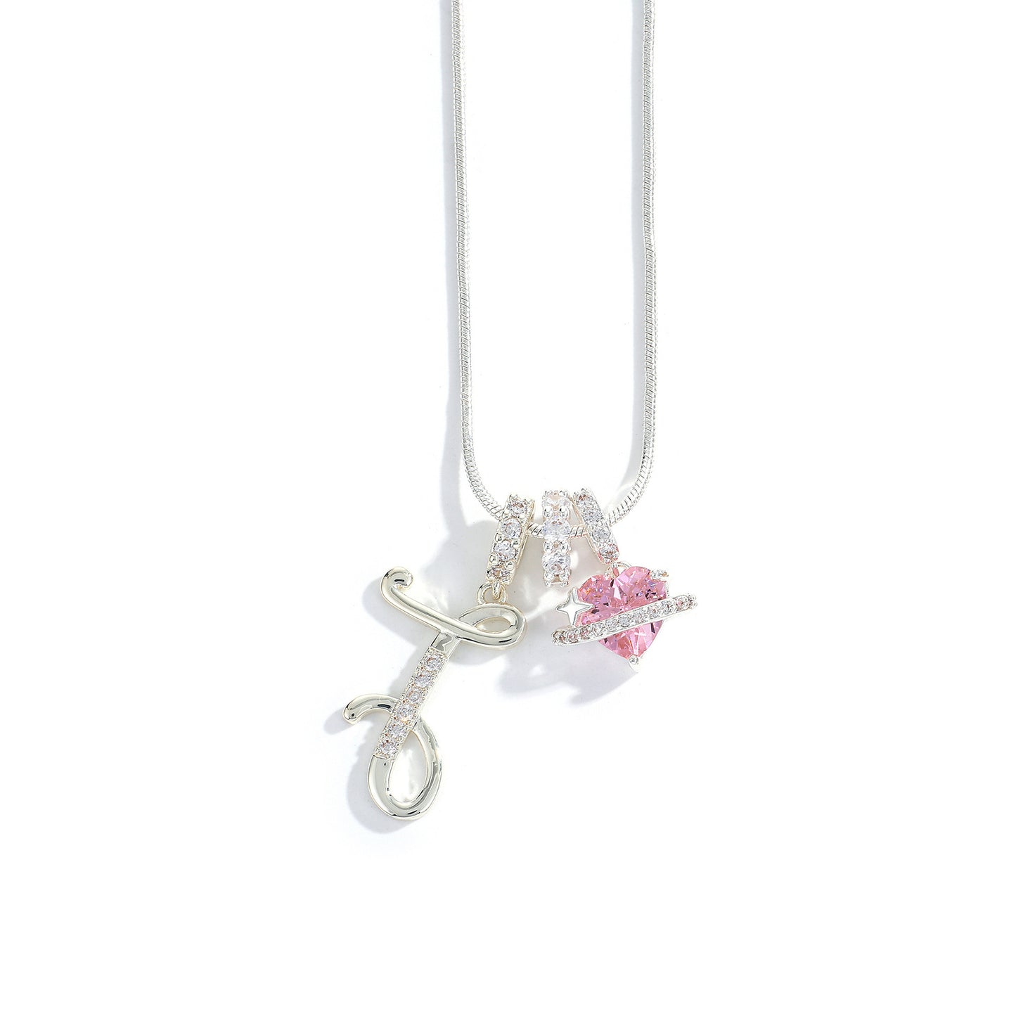 Collana con ciondolo a lettera minimalista in rame con intarsio di zirconi dal design geometrico per donna