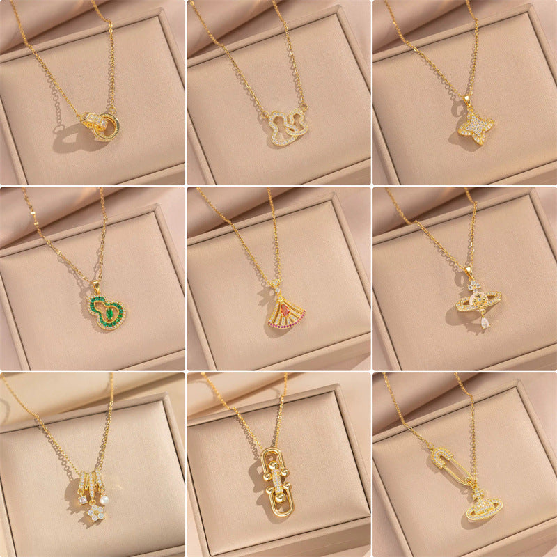 Light Luxury Star-Shaped Pendant Necklace for Women with 18K Gold Plated Copper and Titanium Steel O-Chain