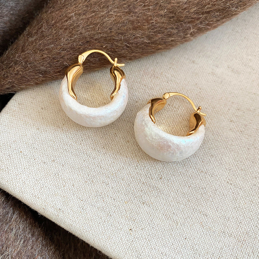 Gold Plated Geometric Pearl Stud Earrings for Women Vintage Elegant Minimalist Everyday Luxury Ear Jewelry