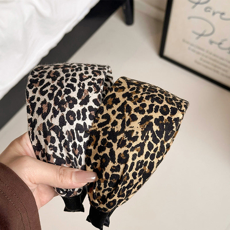Elegante Cerchietto Ampio con Stampa Leopardata per Donna con Costruzione in Tessuto Premium e Stile Retrò Chic